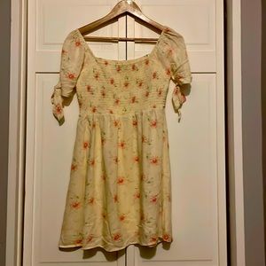 American Eagle, Small Petite, Beige with pink floral, green